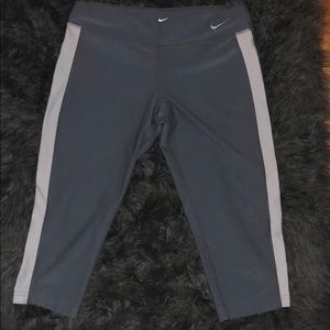 Nike capris leggings